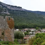 2-tithorea-village-ancient-walls